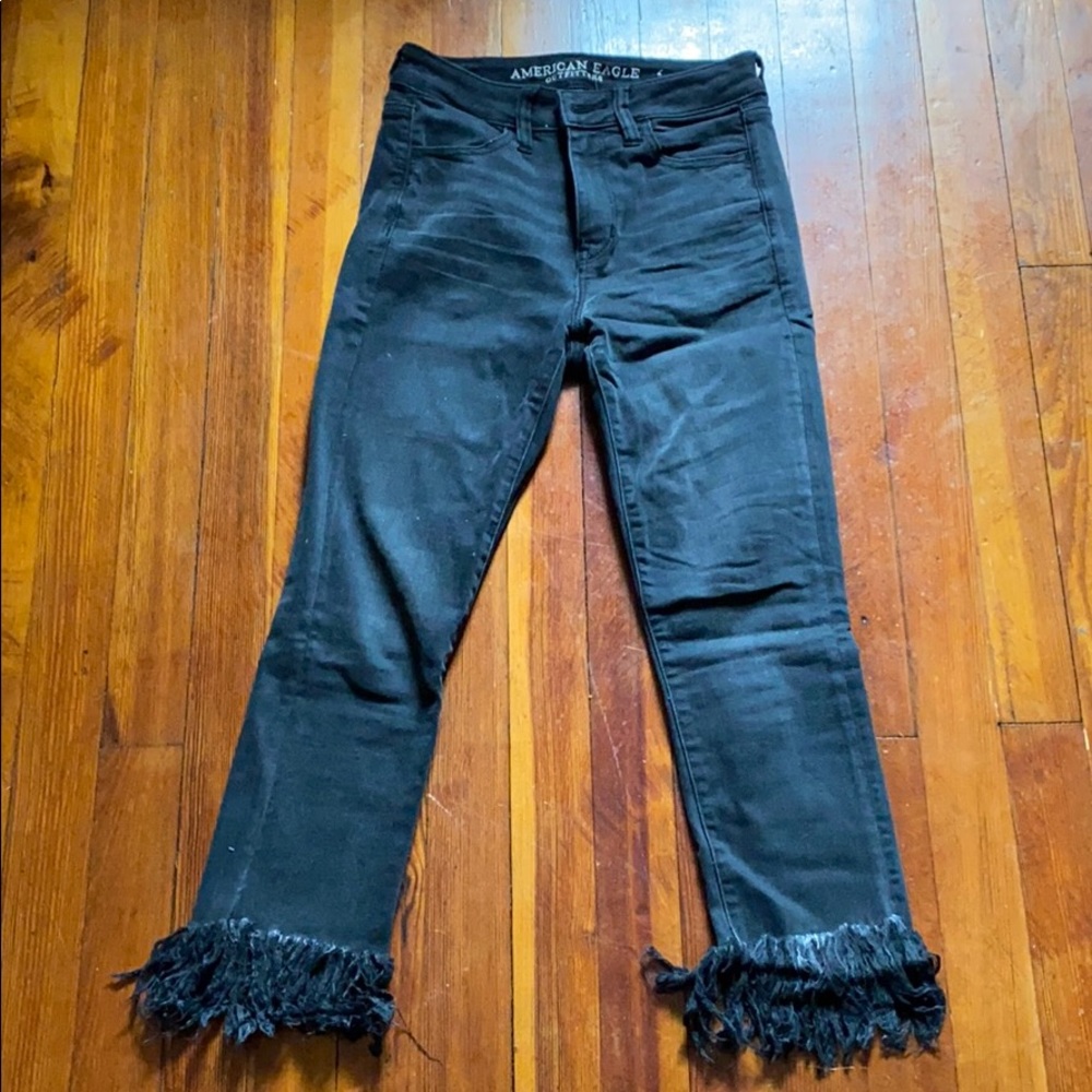 AE frayed hem black cropped jeggings